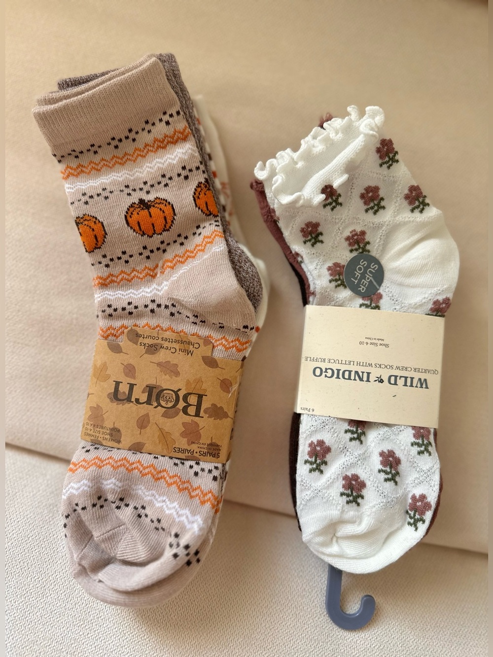 Women’s FaIl Socks (11 Pairs) Beige Pumpkin Crew & White Floral Ankle